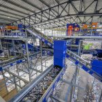 STADLER entrega al Grupo Schroll una planta de clasificación de residuos flexible preparada para necesidades futuras