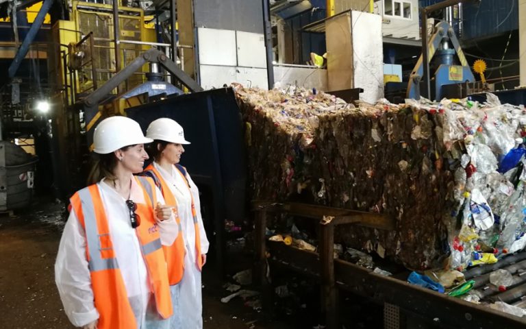 La Planta De Reciclaje De Granada Permitirá Reutilizar El 80 De Los Plásticos 0672