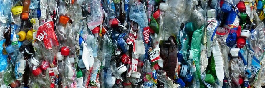 Un estudio asegura que solo el 36% de las botellas de plástico se recogen de forma separada en España