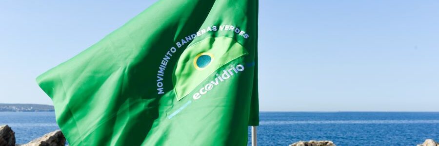 151 municipios y más de 15.400 hosteleros competirán este verano por la Bandera Verde de la sostenibilidad de Ecovidrio