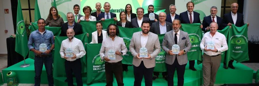 Ecovidrio entrega las ‘Banderas Verdes’ a los nueve municipios costeros más sostenibles de España