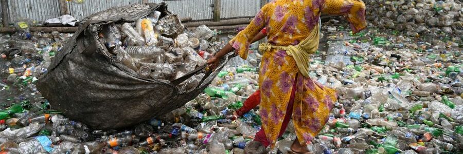 Comienza en Busan la quinta y decisiva sesión de las negociaciones del tratado global sobre plásticos