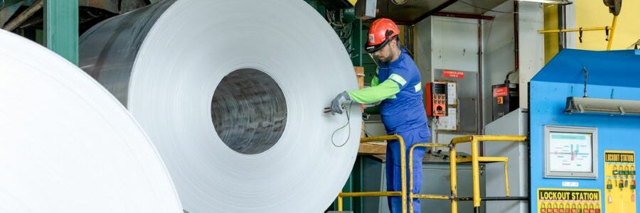 Primera bobina de aluminio fabricada íntegramente con chatarra reciclada de la industria automotriz